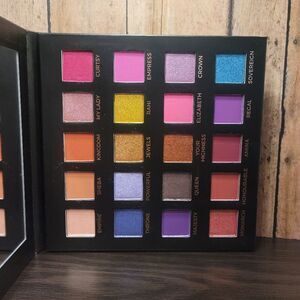 The Queen Eloise‎ Palette
